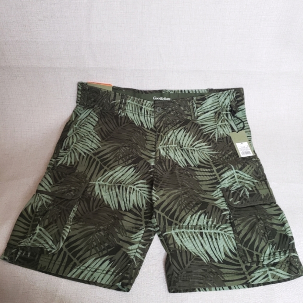 Goodfellow & Co Utility Cargo Shorts Men's 40 Waist Green Ferns Print NWT - Picture 9 of 10